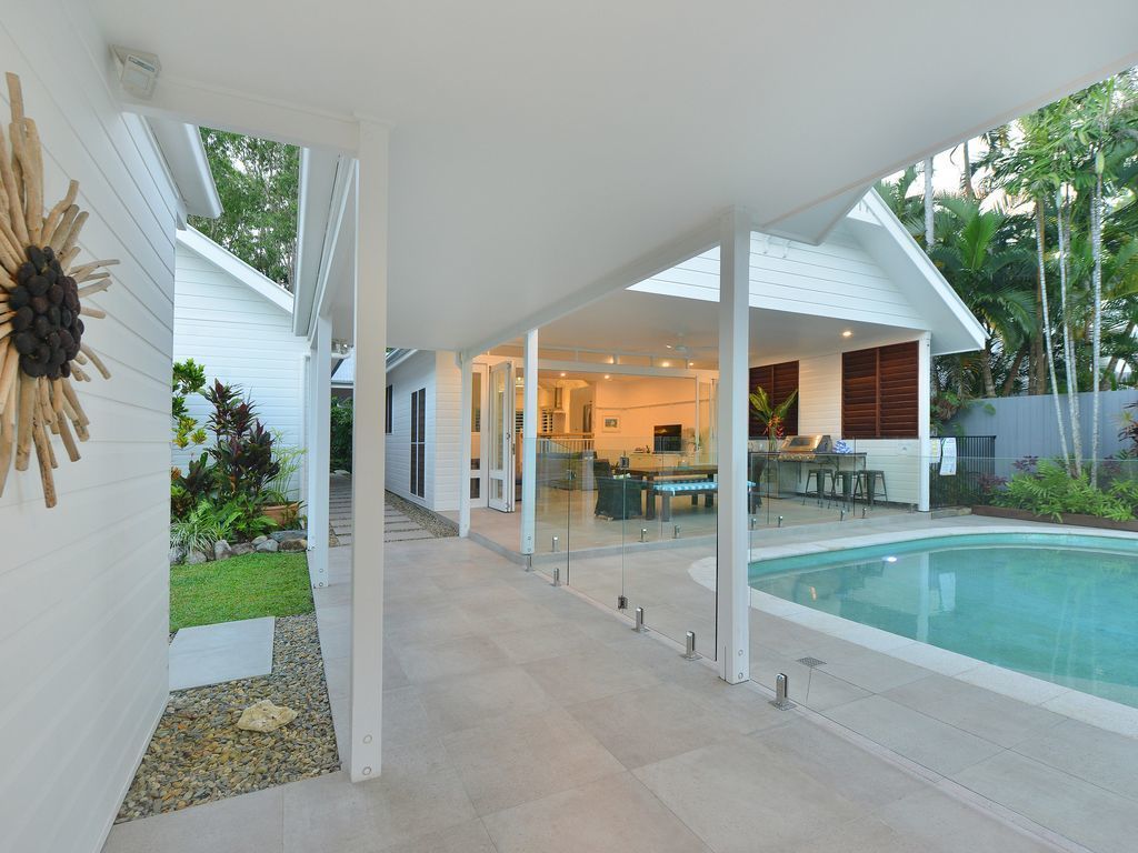 Beach Pavilions Magnificent "port Douglas" Beach House