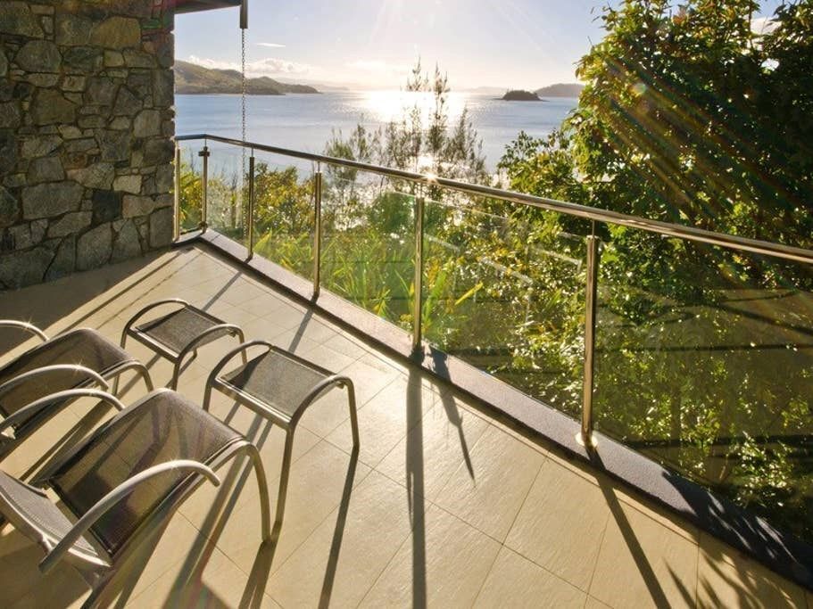 Edge Apartment 19 - Seaview Apartment on Hamilton Island