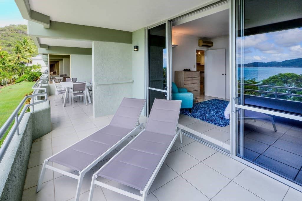 Lagoon Lodge 103 - Beachfront Apartment on Hamilton Island