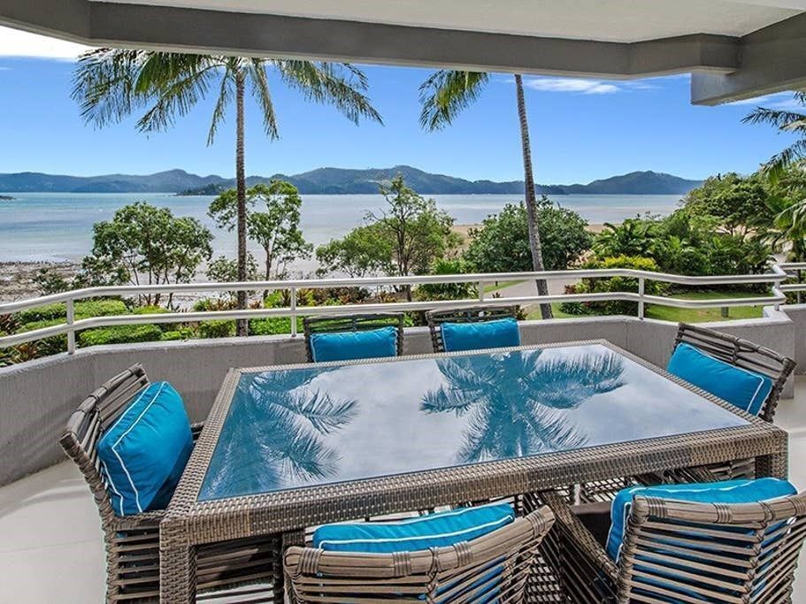 Frangipani 006 - Beachfront Apartment on Hamilton Island