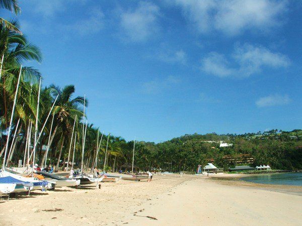 Lagoon 206 on the Beach Hamilton Island by Hamorent