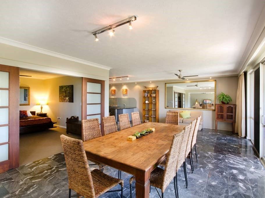 Poinciana Lodge 004 - Beautiful Apartment on Hamilton Island