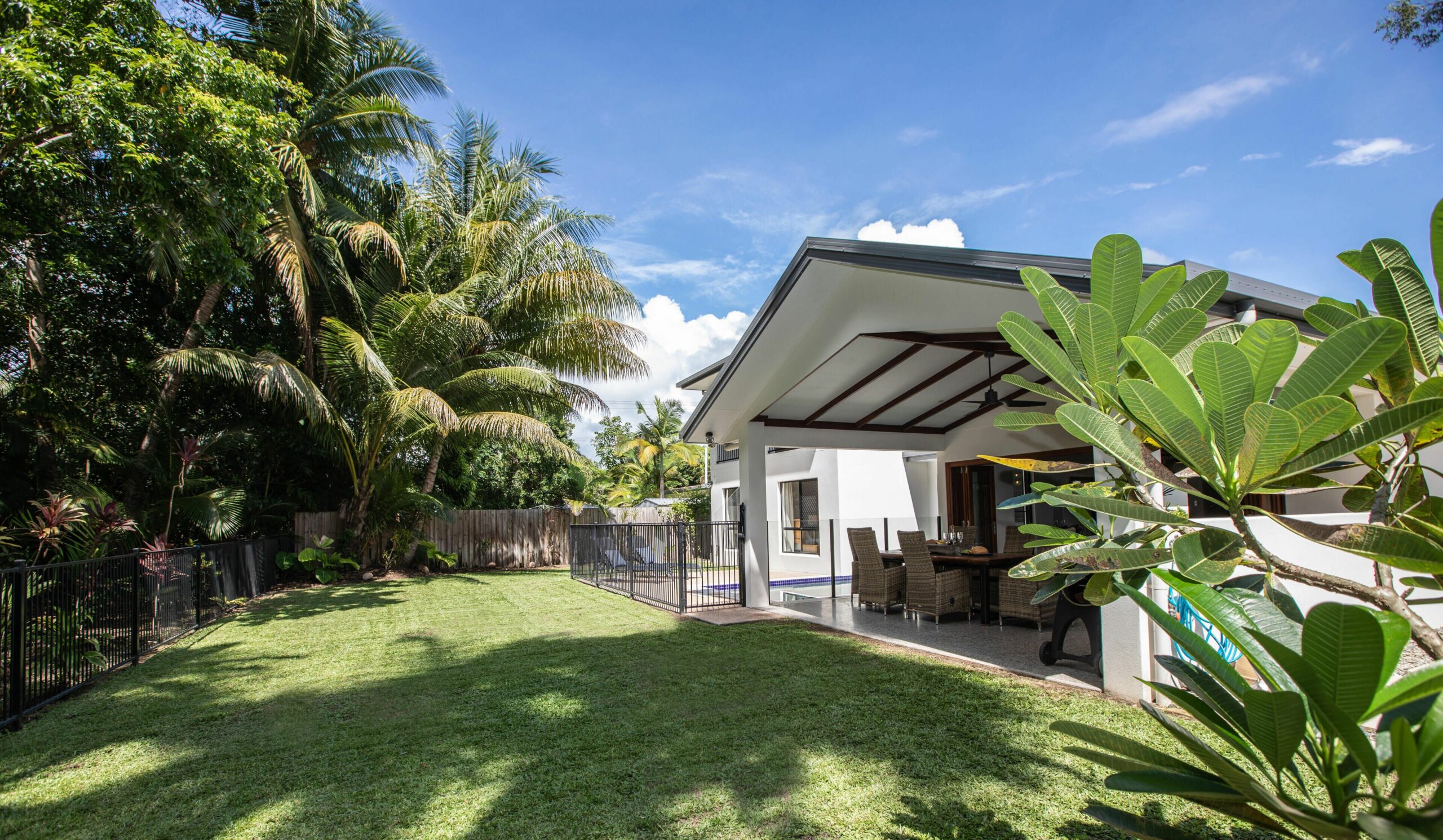 Cowrie Beach House Port Douglas