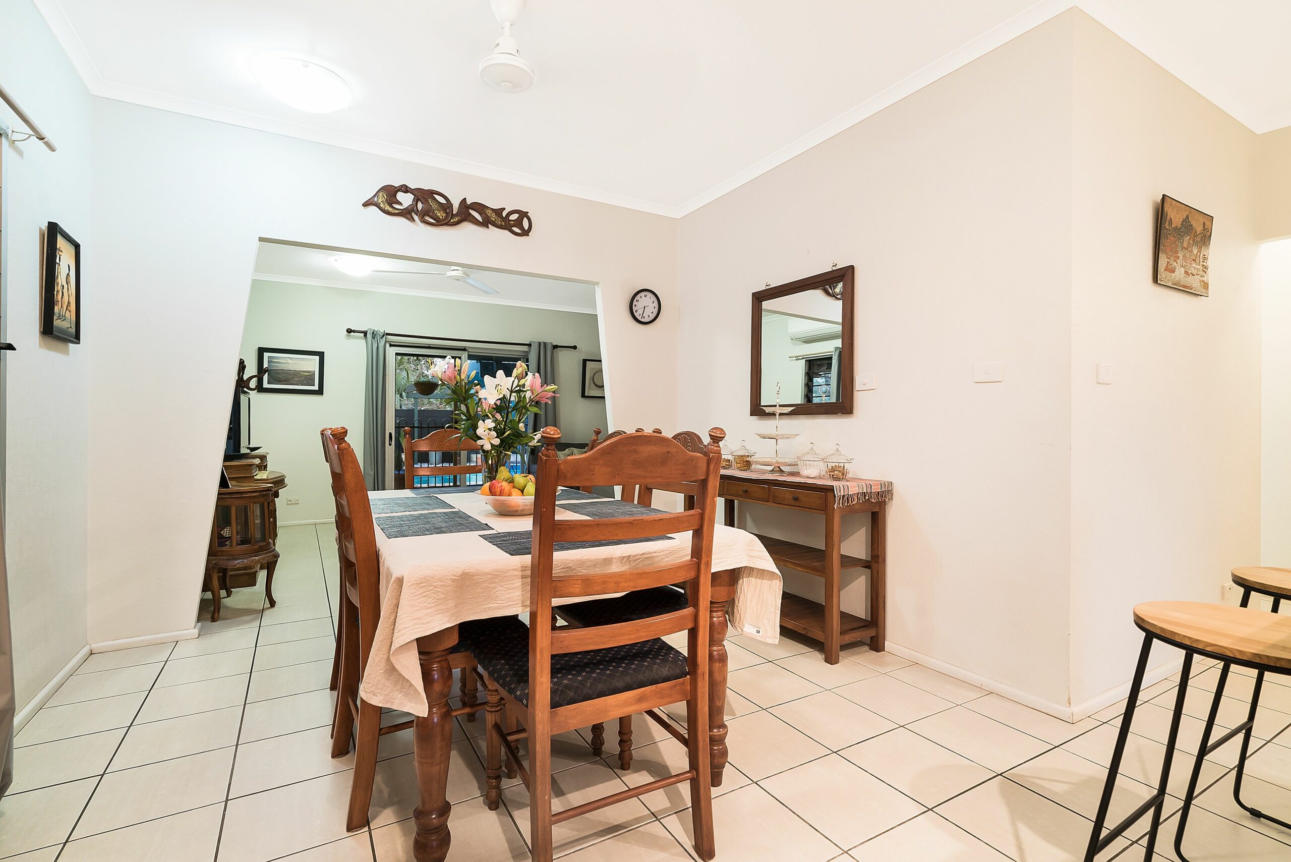 Tropical Tiwi, a Bali style family villa in Darwin