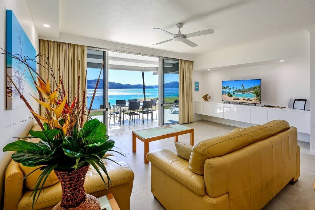 Frangipani 002 - Beachfront Apartment on Hamilton Island