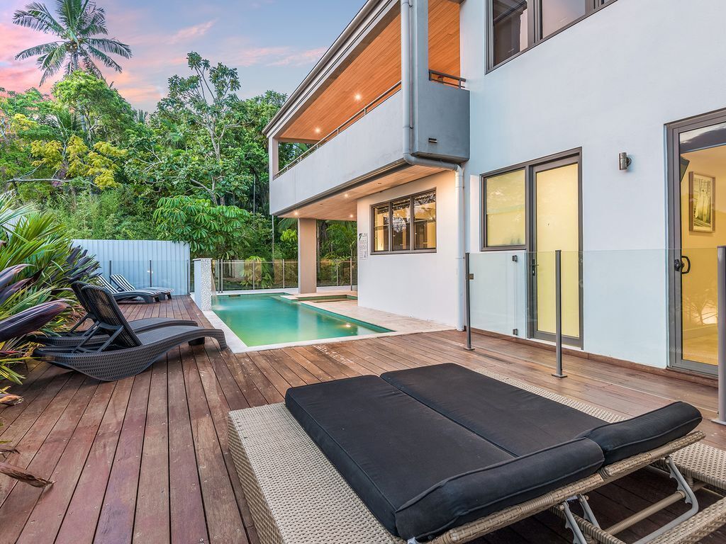 3-23 Murphy St Luxury Villa