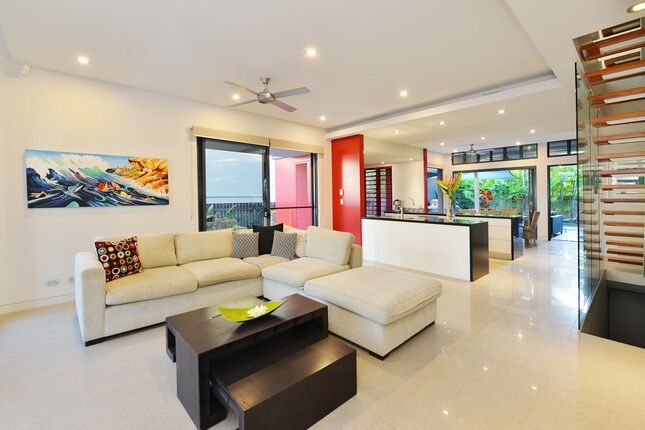 Absolute Beachfront - Esplanade Villa Port Douglas