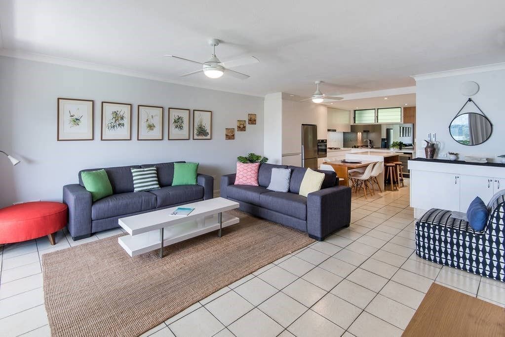 Poinciana Lodge 111 - Seaview Apartment on Hamilton Island