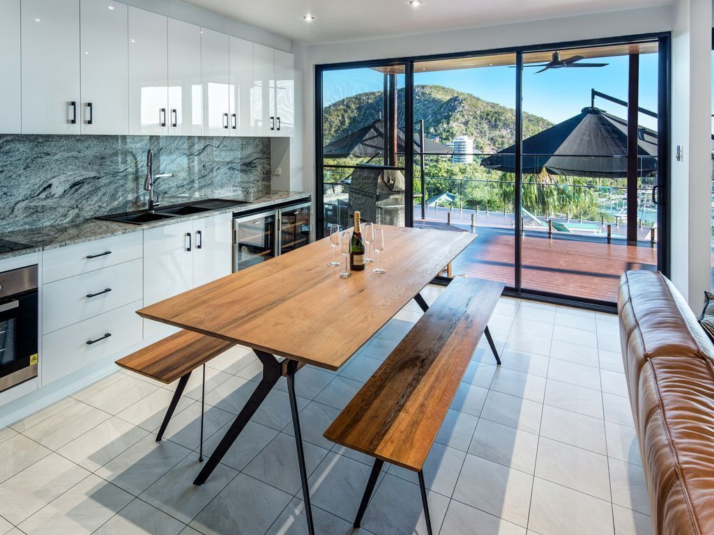 Southwinds - Stunning 7 Bedroom House on Hamilton Island