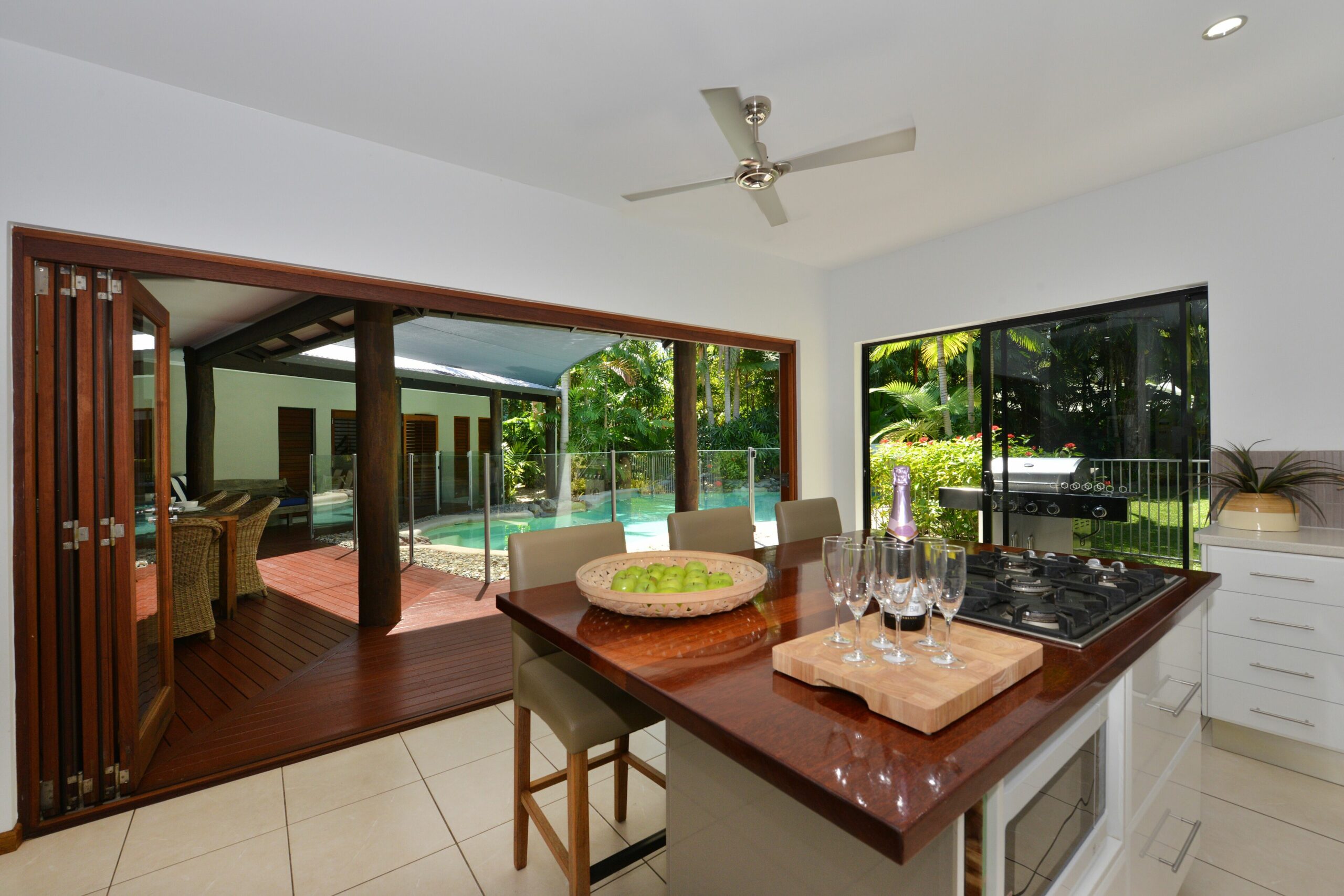 8@sands-tropical Home w Free Wifi,heated Pool & Complementary Drinks on Arrival