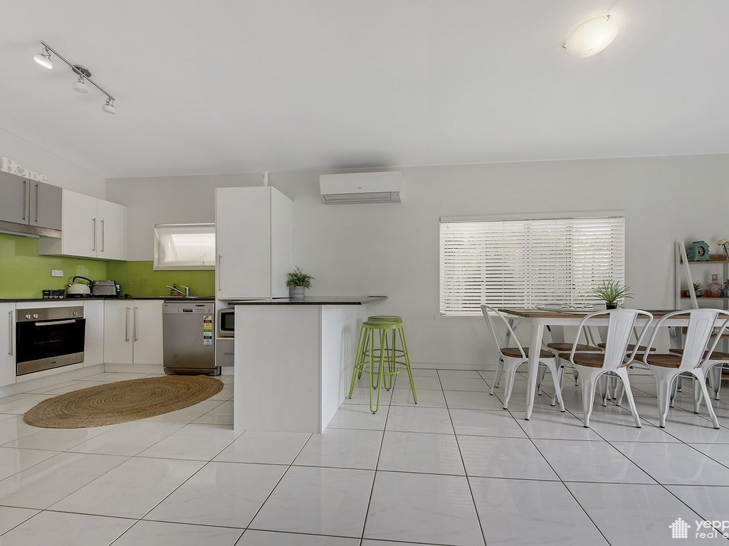 Poplar Cooee BAY Beach House