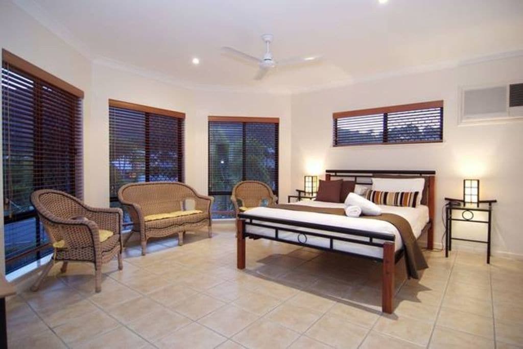 Palm Cove House - Holiday Home