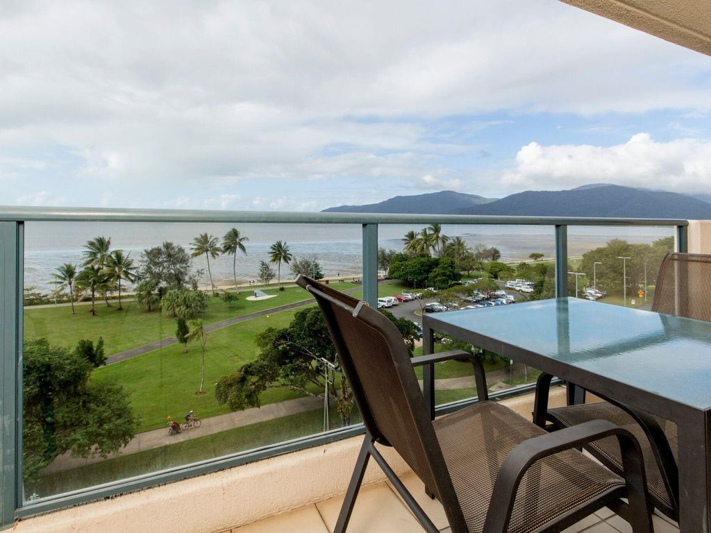 29/181 Esplanade, Cairns City – Spacious, Stylish AND Fabulous Ocean Views