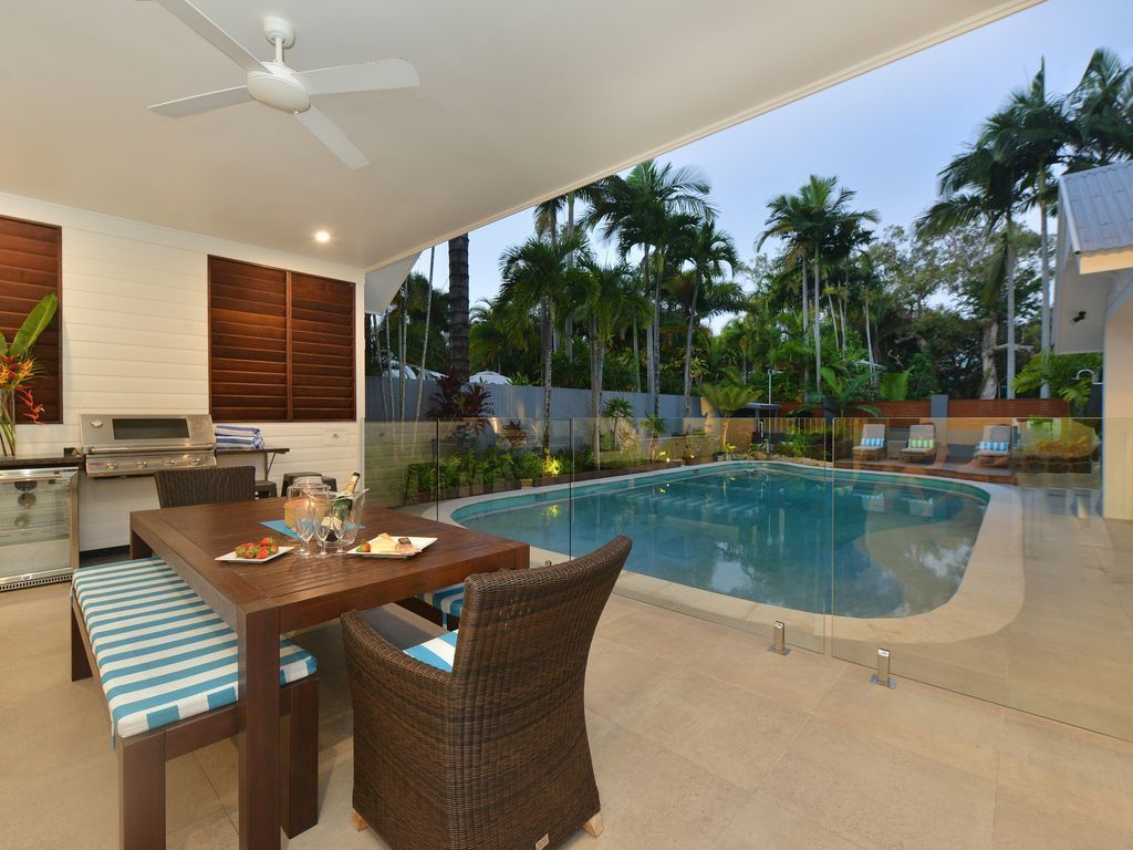 Beach Pavilions Magnificent "port Douglas" Beach House