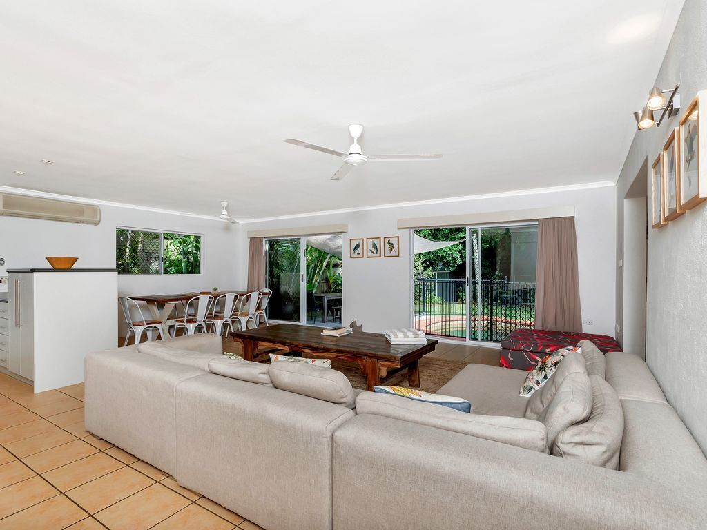 Great Family Beach House Only one Block From the Beautiful Clifton Beach