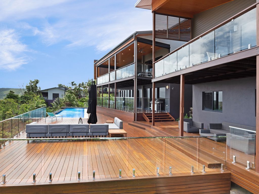 Southwinds - Stunning 7 Bedroom House on Hamilton Island