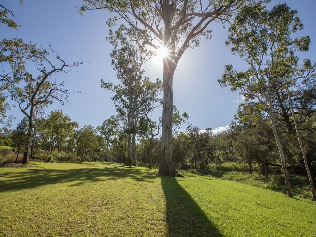 Beautiful River Frontage Luxury Acreage House