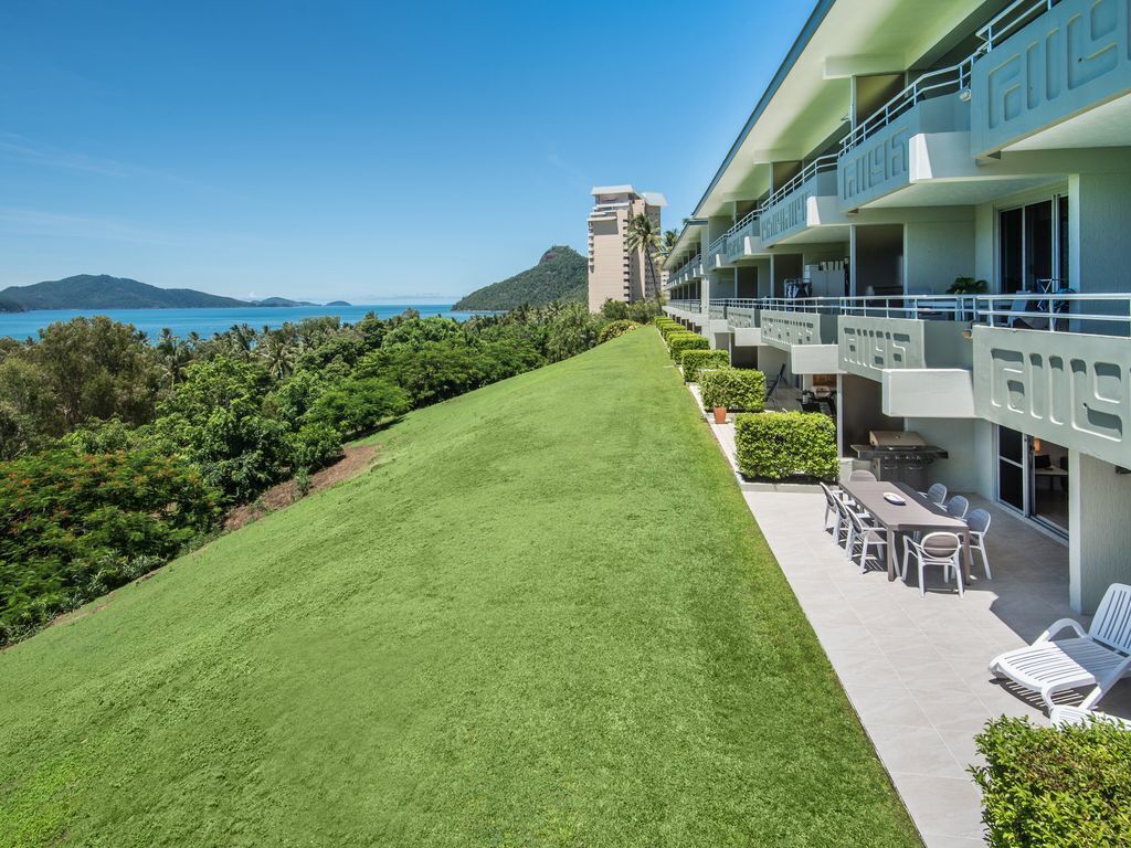 Poinciana Lodge 102 - Seaview Apartment on Hamilton Island