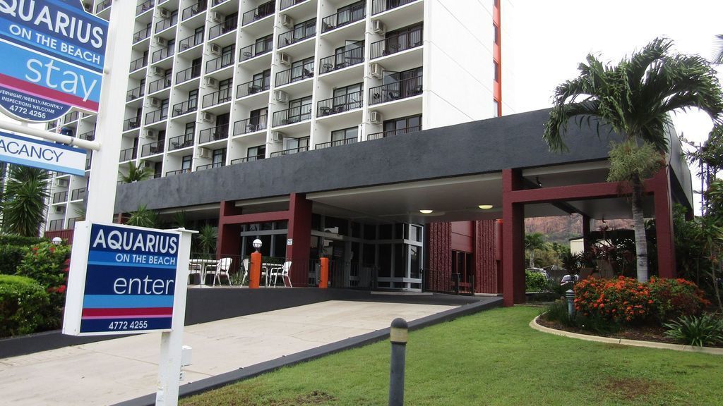 For Work or Play Amazing Ocean Views Fast Wifi Foxtel Pool A/C Strand Front