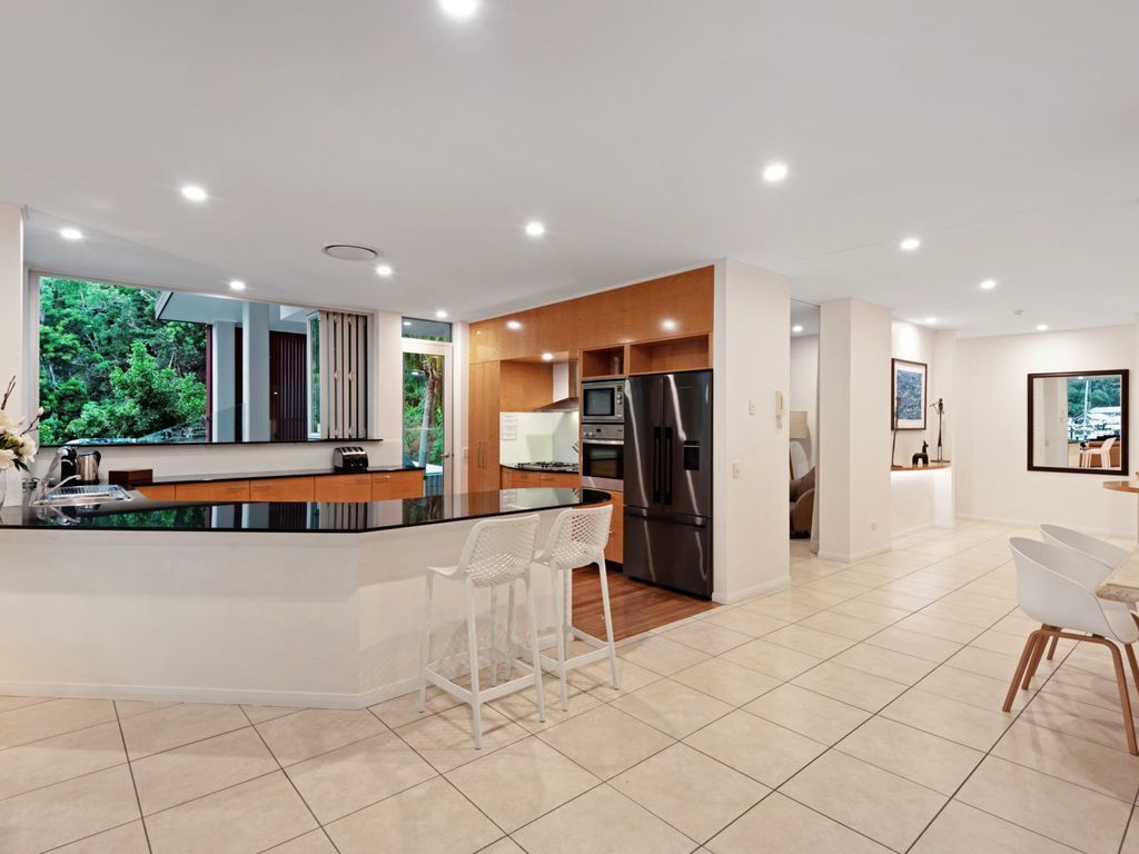 Prestige Pavillion Luxury 4 Bedroom Oceanfront With Buggy Great Location Pavillions 3 Hamilton Island