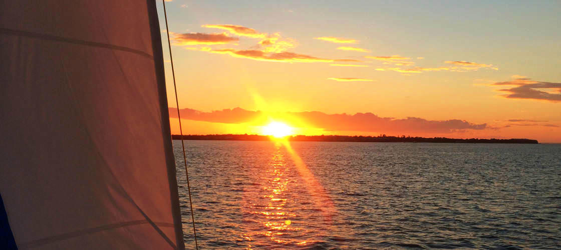 Hervey Bay Champagne Sunset Sailing Cruise