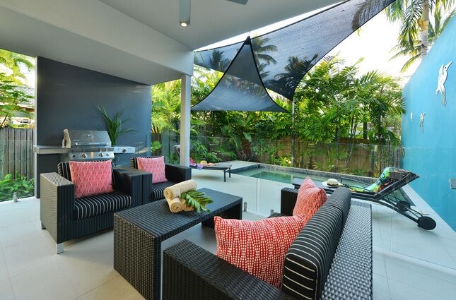 Absolute Beachfront - Esplanade Villa Port Douglas