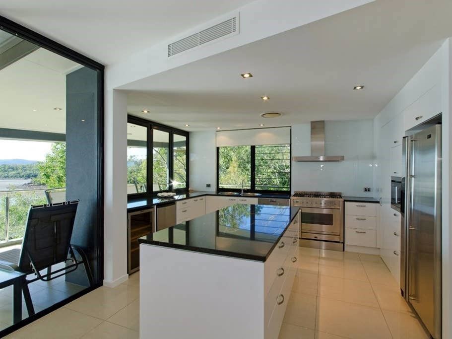 Edge Apartment 19 - Seaview Apartment on Hamilton Island