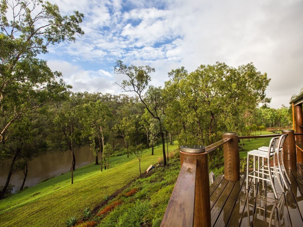 Beautiful River Frontage Luxury Acreage House