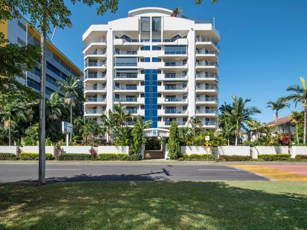 29/181 Esplanade, Cairns City - Spacious, Stylish AND Fabulous Ocean Views