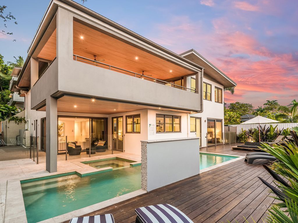 3-23 Murphy St Luxury Villa