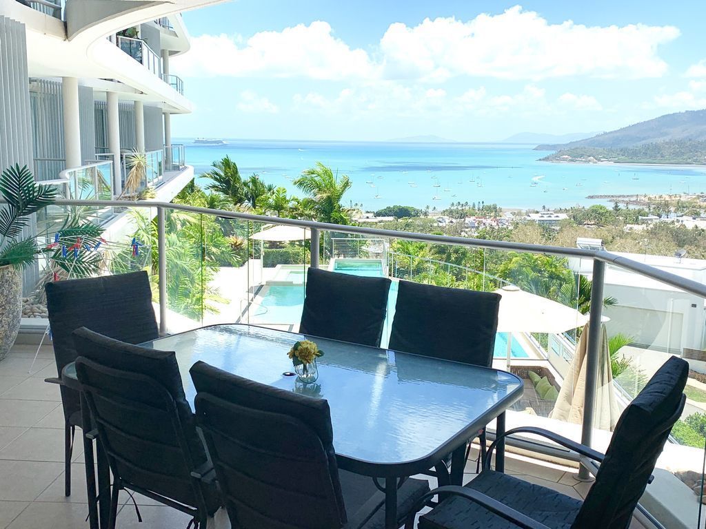 ~spectacular Seaviews, Wifi, Pool, Modern Decor~