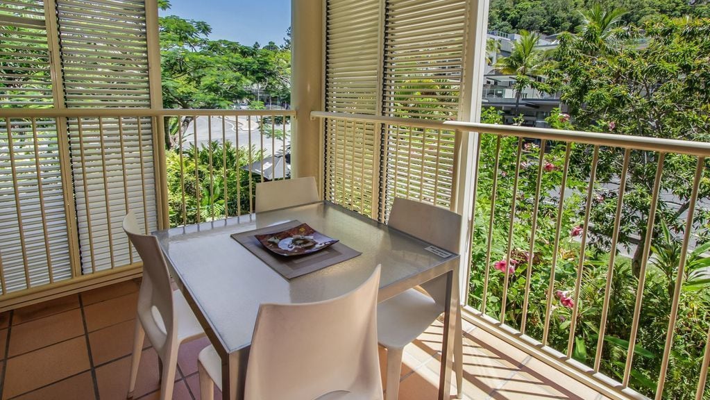 Port Douglas Apartments, Location, Location