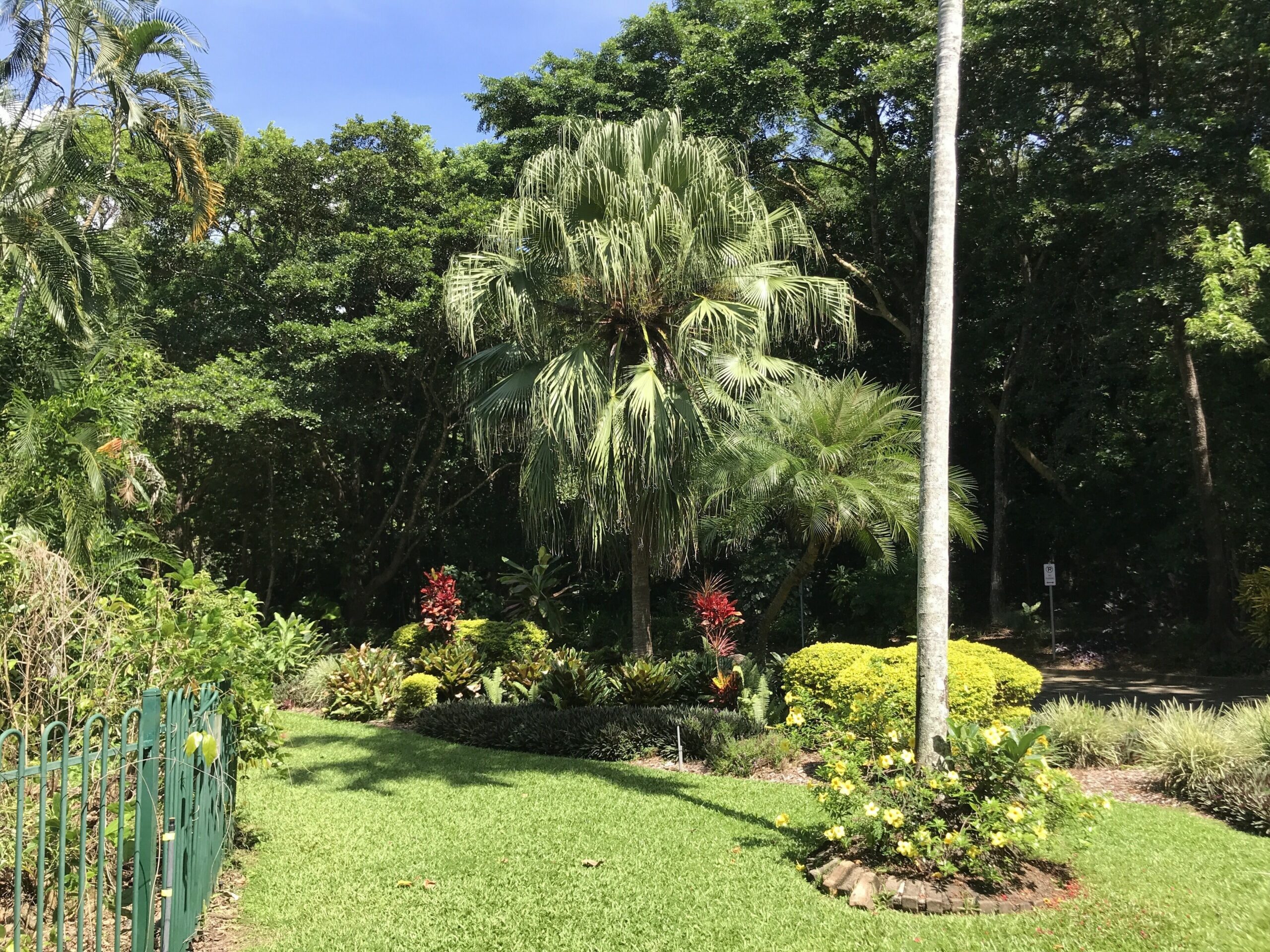 Secluded Tropical Apartment