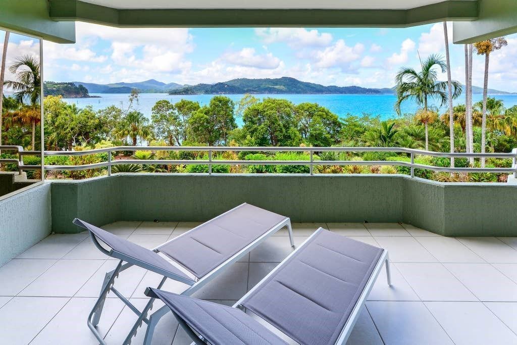 Lagoon Lodge 103 - Beachfront Apartment on Hamilton Island