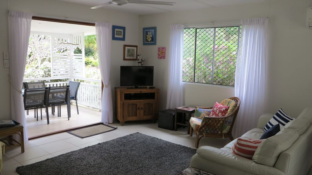 Mirabel Cottage - Arcadia, QLD