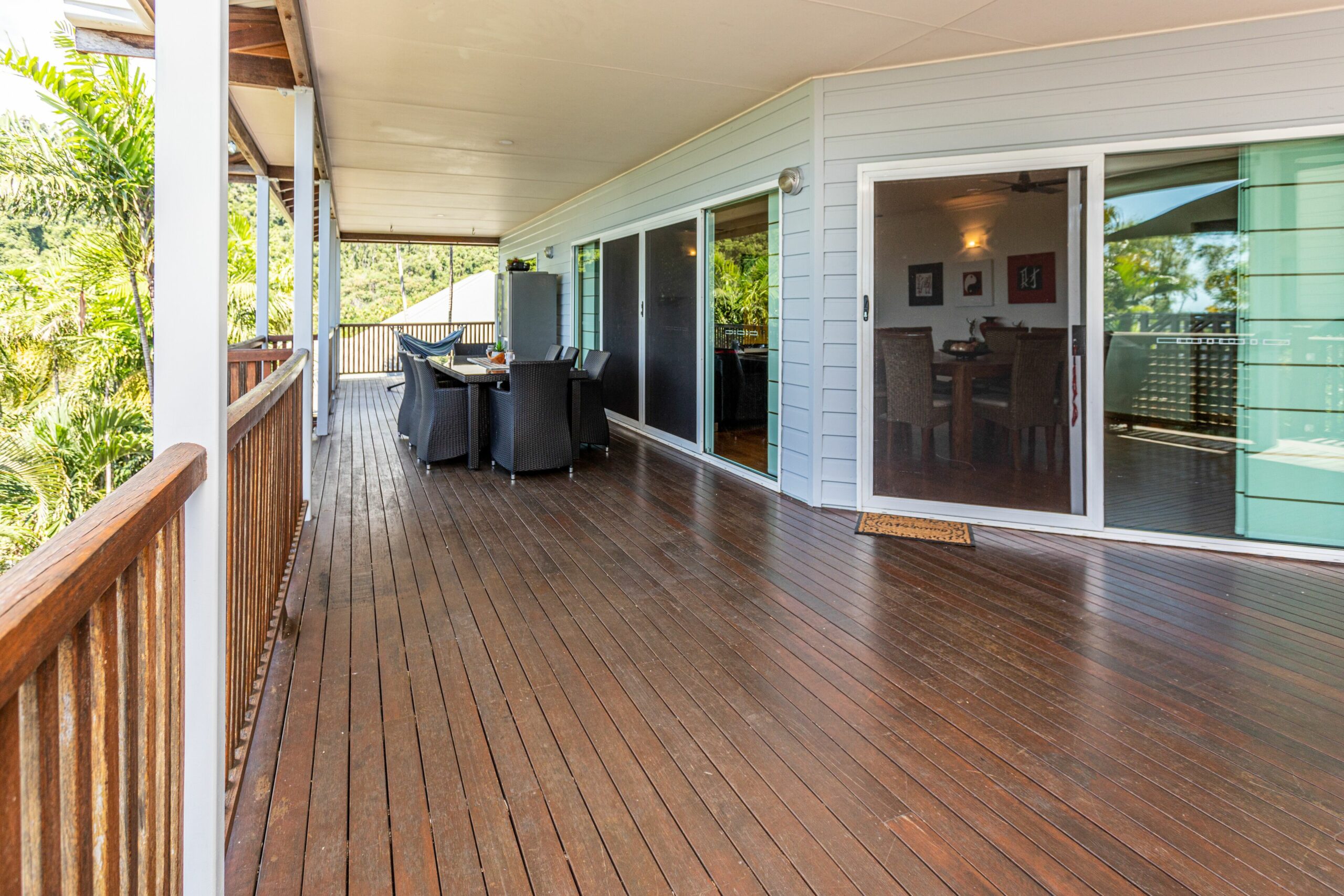 Panoramic views, central Airlie beach, short Stroll to the beaches & village