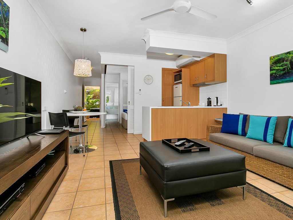 Port Douglas Apartments, Location, Location