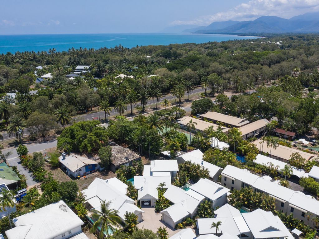 Port Beach House #2 With Tropical Private Heated Pool