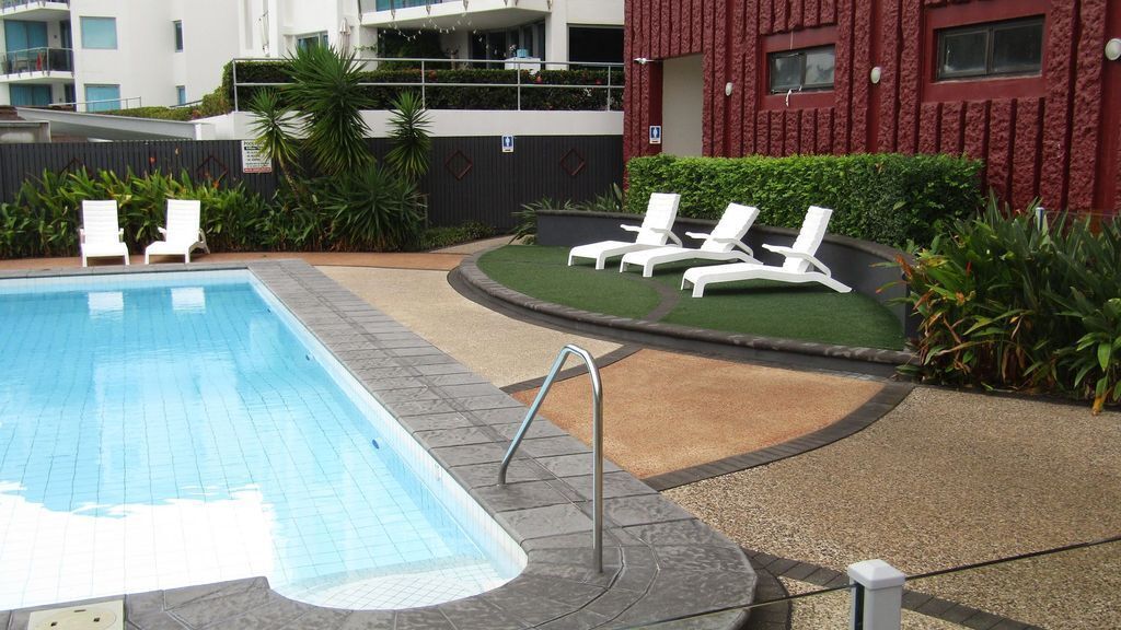 For Work or Play Amazing Ocean Views Fast Wifi Foxtel Pool A/C Strand Front