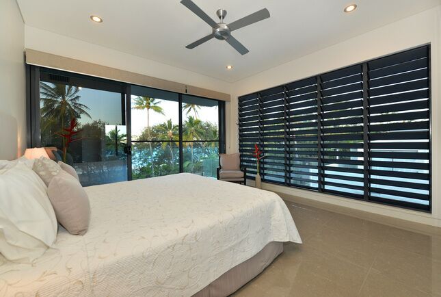 Absolute Beachfront - Esplanade Villa Port Douglas