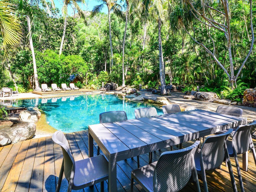 Poinciana Lodge 102 - Seaview Apartment on Hamilton Island