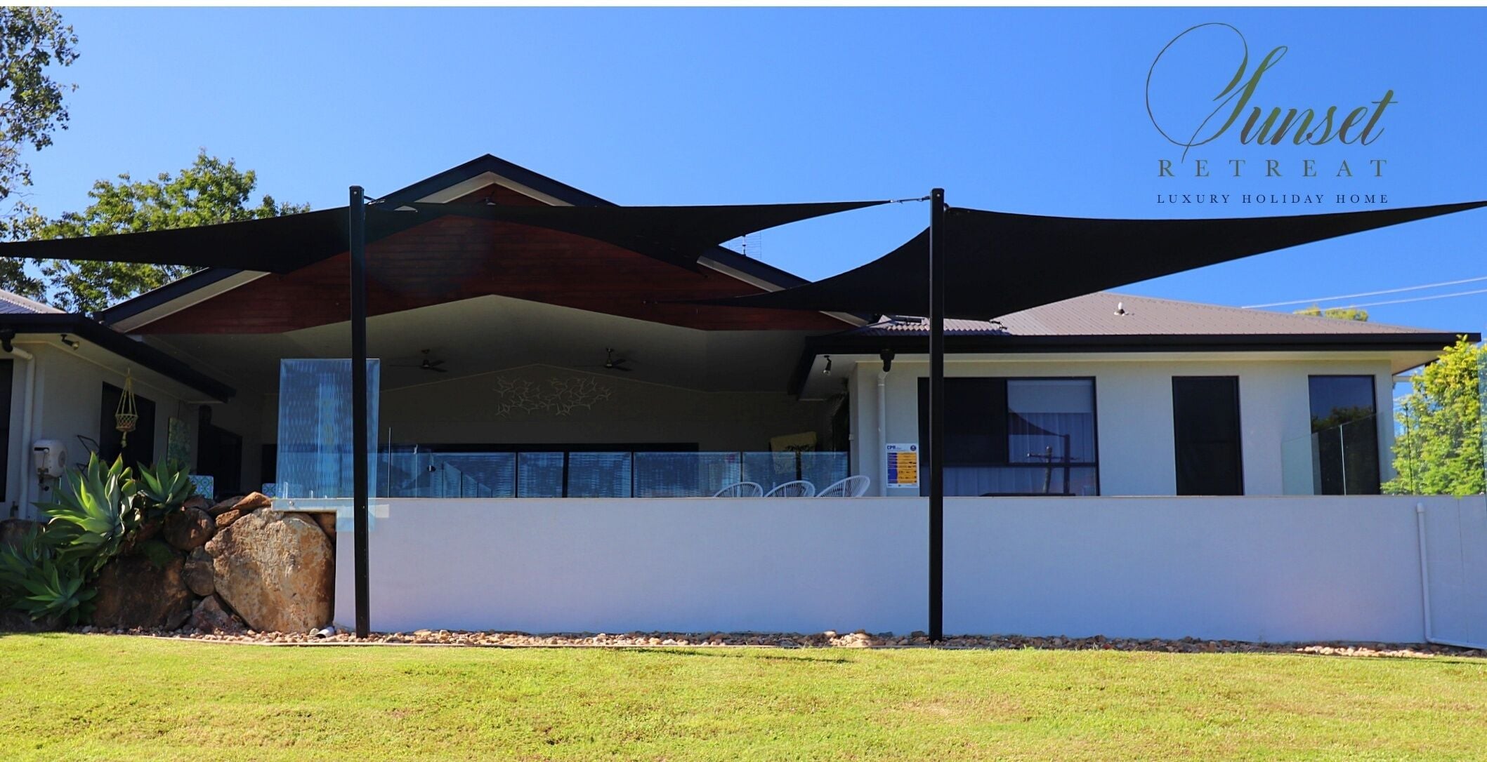 Private Five bed House With Pool, Fire Pit, Pizza Oven Close to Airlie Beach