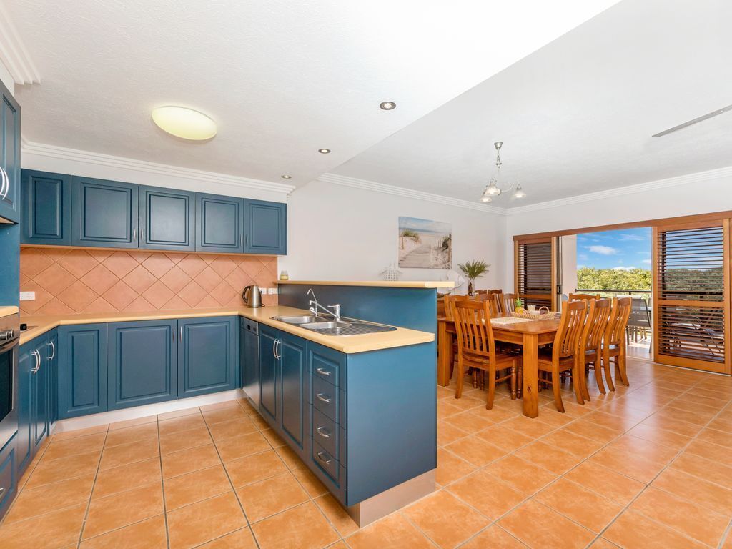 $700pw Ocean Breeze, Strand Waterview!!