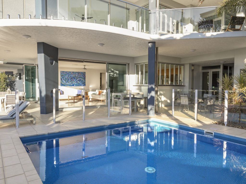 Pavillions 17 - Waterfront Spacious 4 Bedroom With Own Inground Pool And Golf Buggy