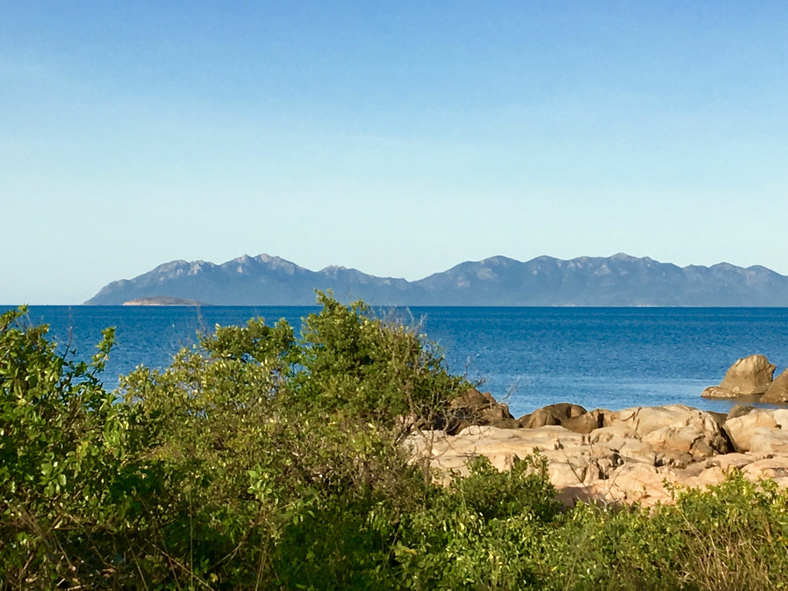 Golden Sands Beach House, Rose Bay,  Bowen