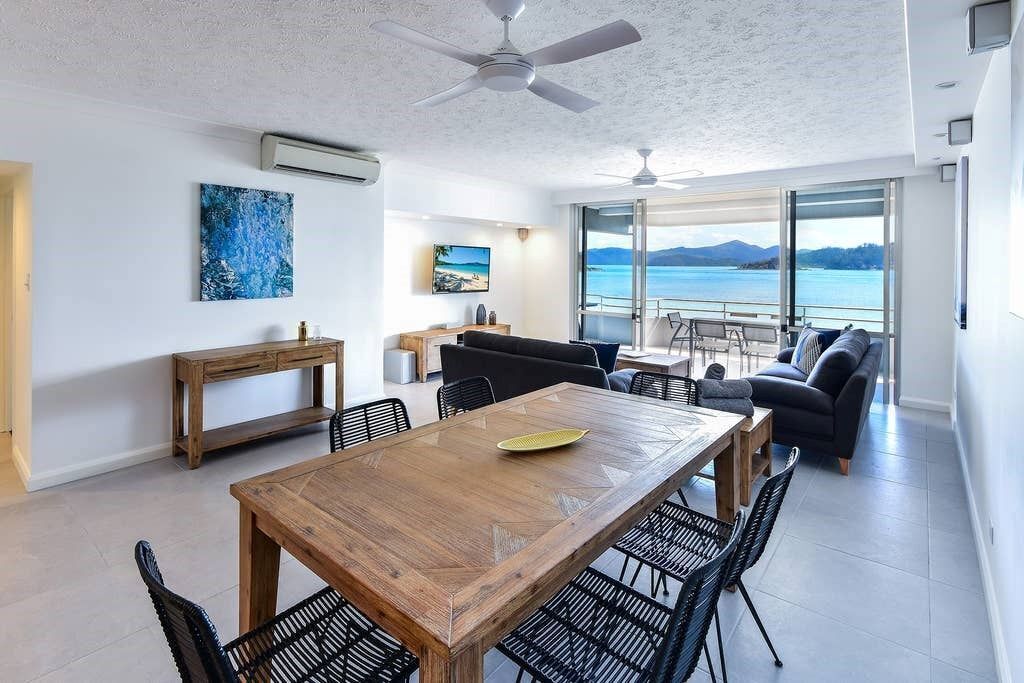 Frangipani 005 - Beachfront Apartment on Hamilton Island