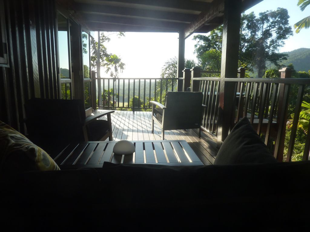 Daintree Holiday Homes - Yurara - Ocean Views and a Luxury Spa Bath for Two