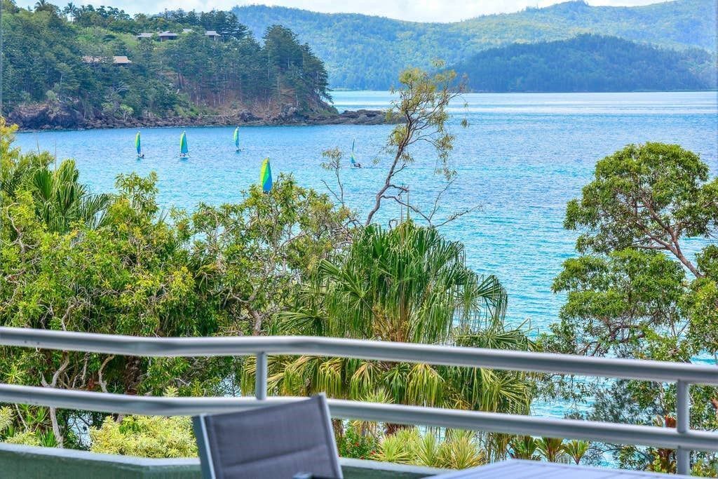 Lagoon Lodge 103 - Beachfront Apartment on Hamilton Island