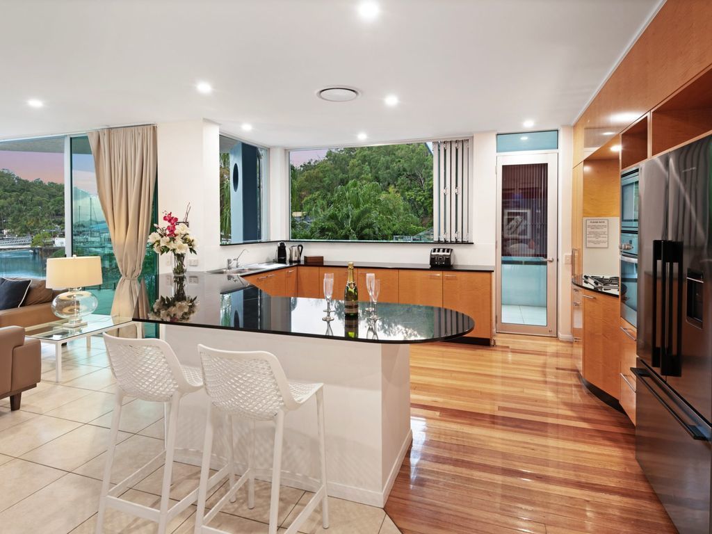 Prestige Pavillion Luxury 4 Bedroom Oceanfront With Buggy Great Location Pavillions 3 Hamilton Island