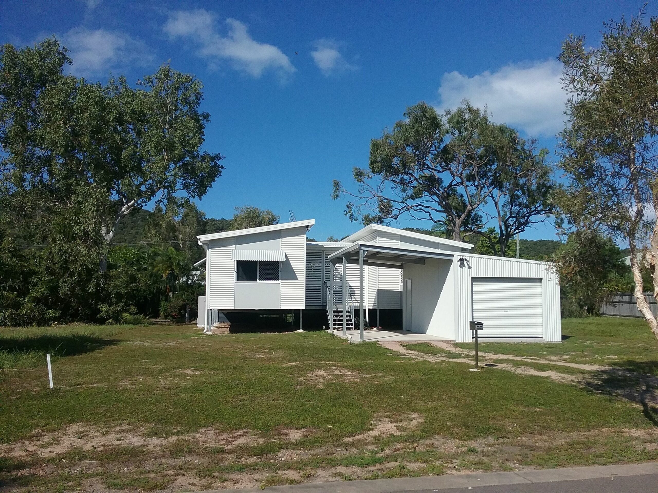 Magnetic Island Guest House, 5 MINUTE tropical lagoon walk to BEACH